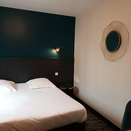 Hotell The Originals Boutique, La Colonne De Bronze,
