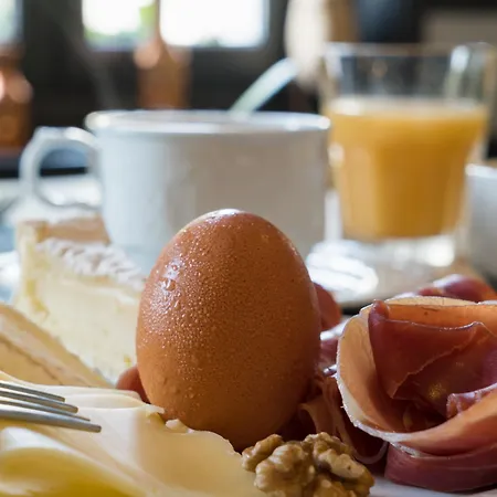 Hotell The Originals Boutique, La Colonne De Bronze,