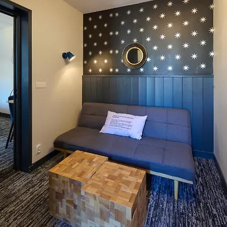 The Originals Boutique, La Colonne De Bronze, 3*