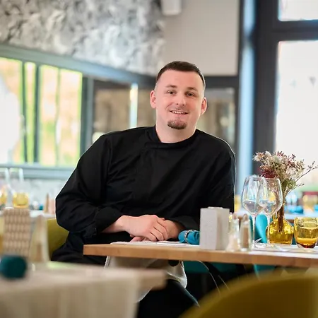 The Originals Boutique, La Colonne De Bronze,