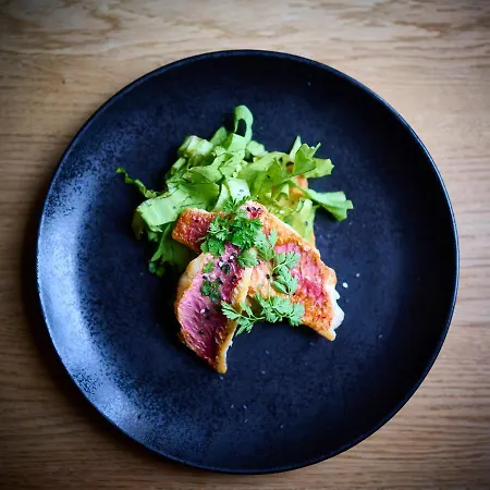 The Originals Boutique, La Colonne De Bronze,