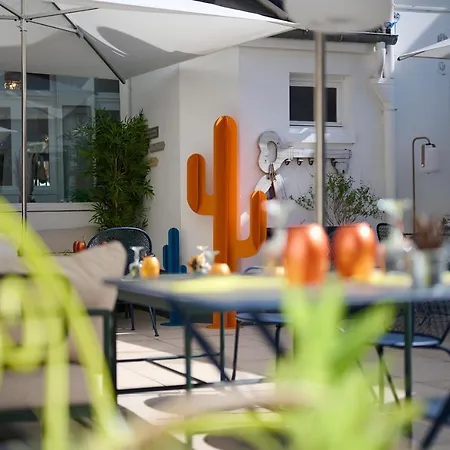 Hotell The Originals Boutique, La Colonne De Bronze, 3*