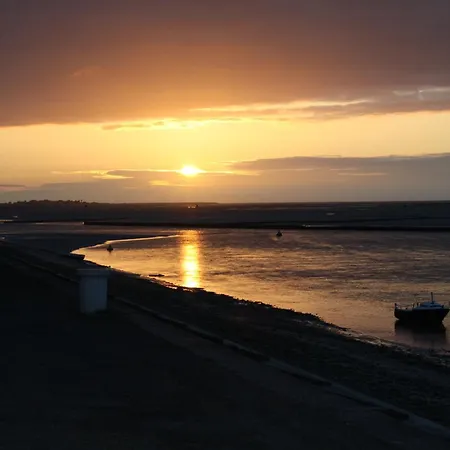 The Originals Boutique, La Colonne De Bronze, Saint-Valéry-sur-Somme