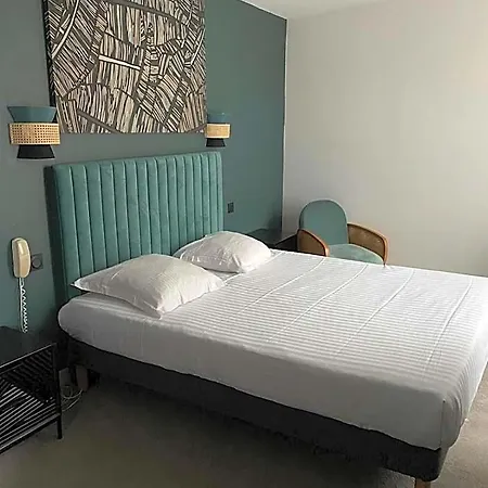 Hotel The Originals Boutique, La Colonne De Bronze,