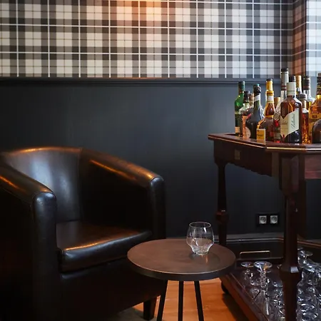 The Originals Boutique, La Colonne De Bronze,