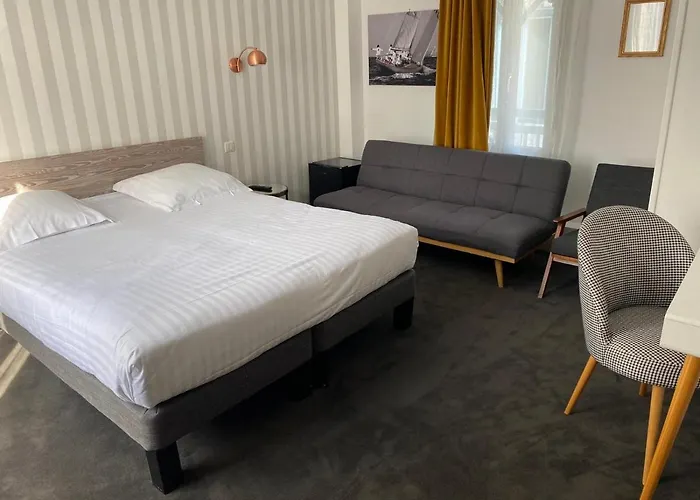 Hotel The Originals Boutique, La Colonne De Bronze, Saint-Valery-sur-Somme