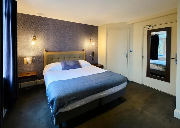 The Originals Boutique, La Colonne De Bronze,