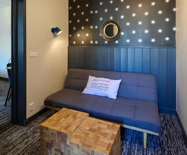 The Originals Boutique, La Colonne De Bronze, 3*