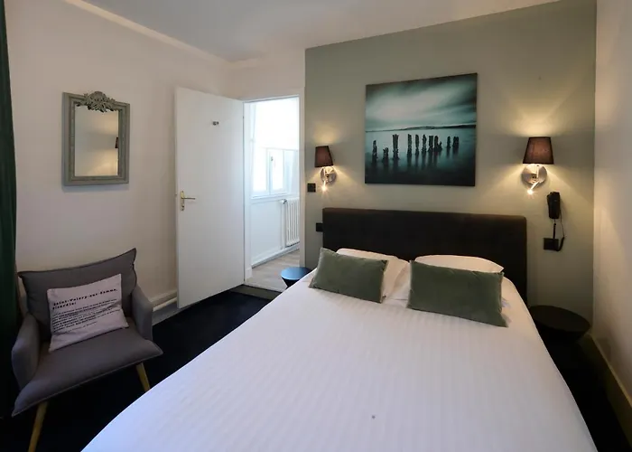 The Originals Boutique, La Colonne De Bronze,