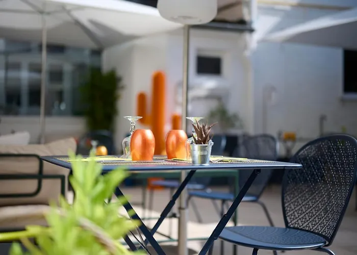 The Originals Boutique, La Colonne De Bronze, Saint-valéry-sur-somme Hotel Saint-Valery-sur-Somme