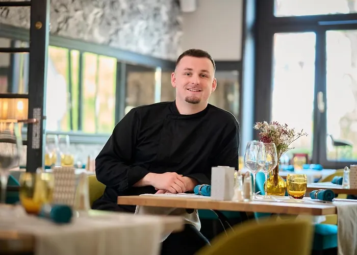 The Originals Boutique, La Colonne De Bronze,