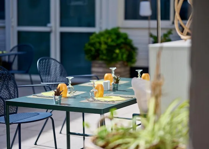 The Originals Boutique, La Colonne De Bronze, Hotel 3*