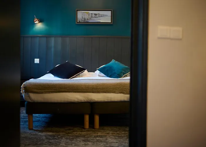 The Originals Boutique, La Colonne De Bronze, Hotel Saint-Valery-sur-Somme