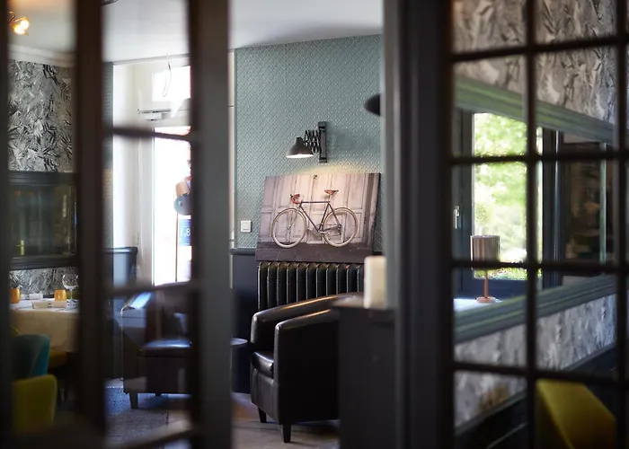 The Originals Boutique, La Colonne De Bronze,