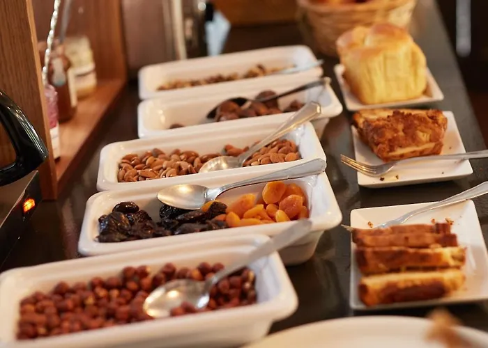 Hotel The Originals Boutique, La Colonne De Bronze, 3*