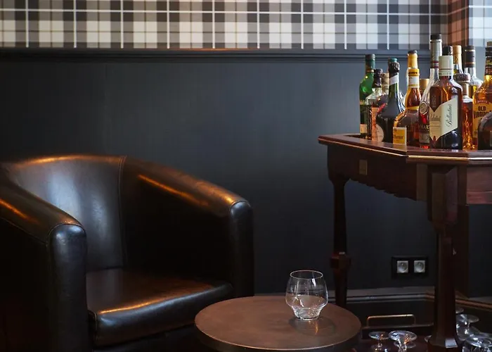 The Originals Boutique, La Colonne De Bronze,